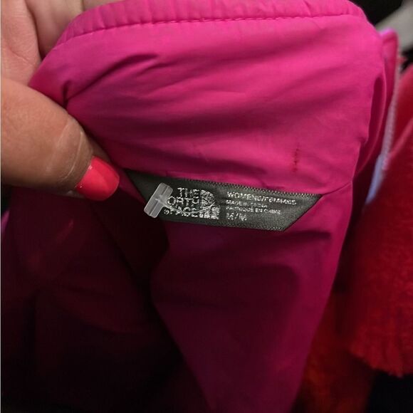 Northface thermoball sport active puffer packable jacket hot mr pink size medium - Picture 7 of 9